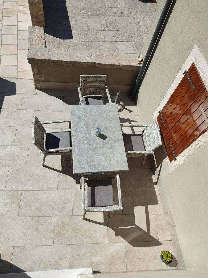 House Tuna Ustrine Exterior foto