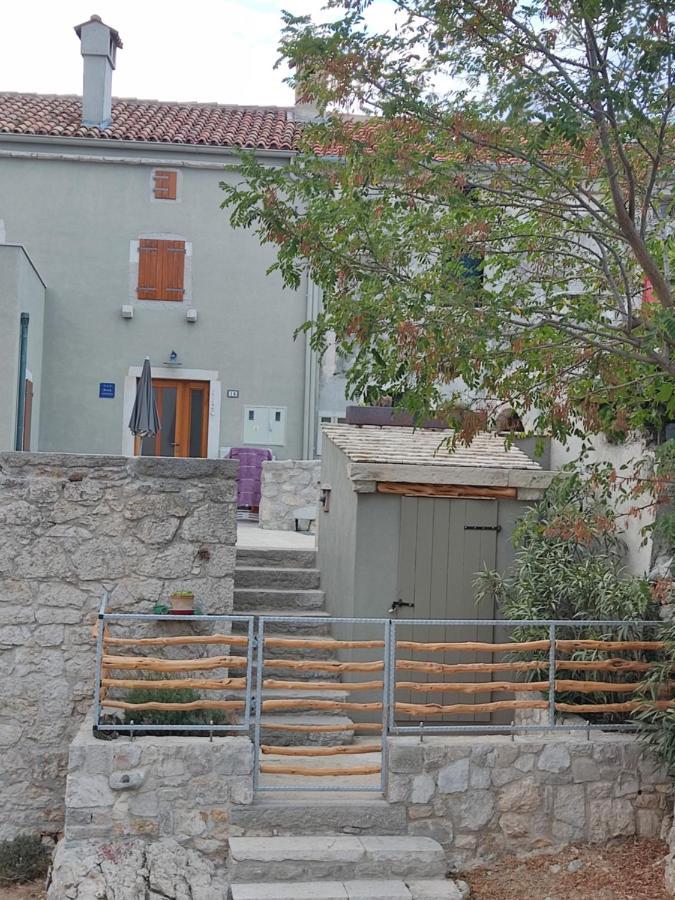 House Tuna Ustrine Exterior foto